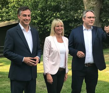 Hoher Besuch bei R. Behrens und Sohn